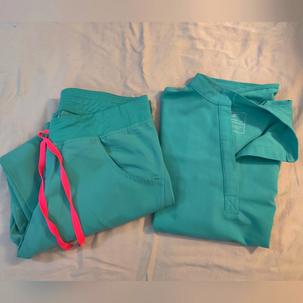 FIGS Scrubs Set Surgical Green